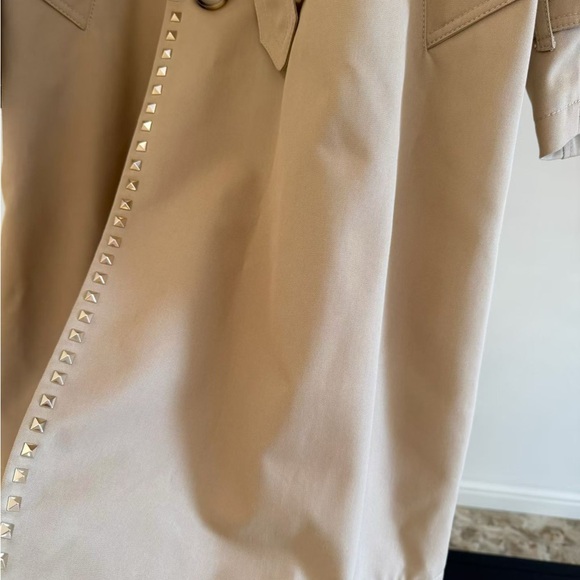 🚩steal authentic Valentino Beige Trench Coat with Stud Accents - Picture 4 of 9